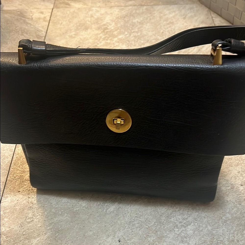 Elegant Black Leather Satchel - Picture 5 of 8